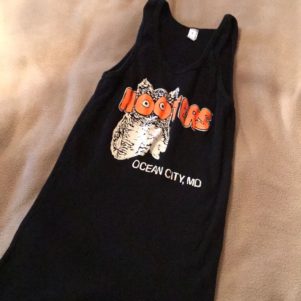 hooters tank 🦉